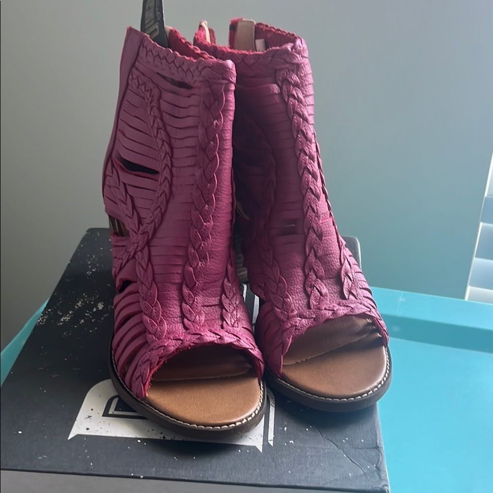 Women's Pink Braided Sandals